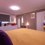 Yellow House - Ecohost - Casa Com Jardim Privado E Bbq Perto Do Porto, Aeroporto E Praias 4* Perafita