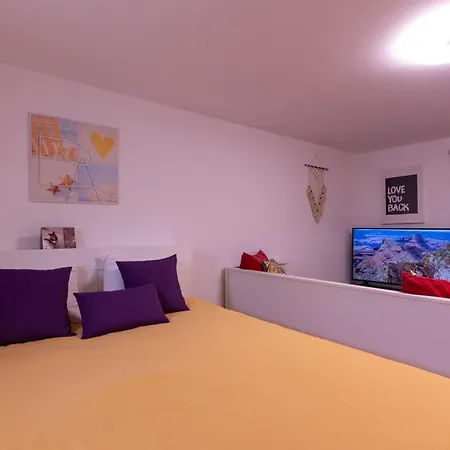 Gæstehus Yellow House - Ecohost - Casa Com Jardim Privado E Bbq Perto Do Porto, Aeroporto E Praias 4*