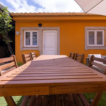 Yellow House - Ecohost - Casa Com Jardim Privado E Bbq Perto Do Porto, Aeroporto E Praias