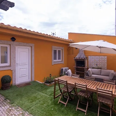 Yellow House - Ecohost - Casa Com Jardim Privado E Bbq Perto Do Porto, Aeroporto E Praias Gæstehus