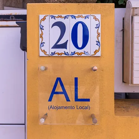 Yellow House - Ecohost - Casa Com Jardim Privado E Bbq Perto Do Porto, Aeroporto E Praias 招待所