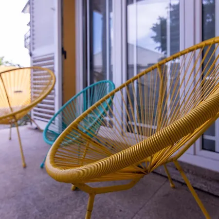 Yellow House - Ecohost - Casa Com Jardim Privado E Bbq Perto Do Porto, Aeroporto E Praias 招待所