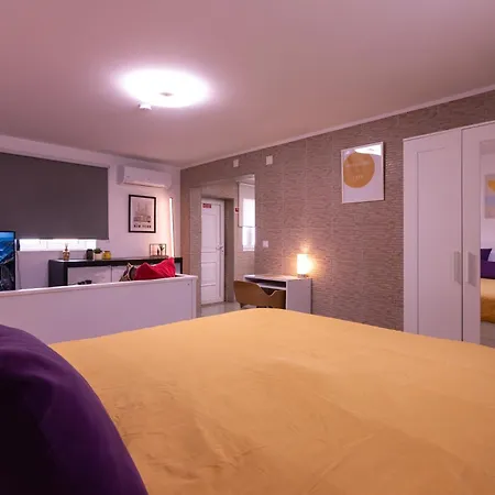 Yellow House - Ecohost 4* Perafita